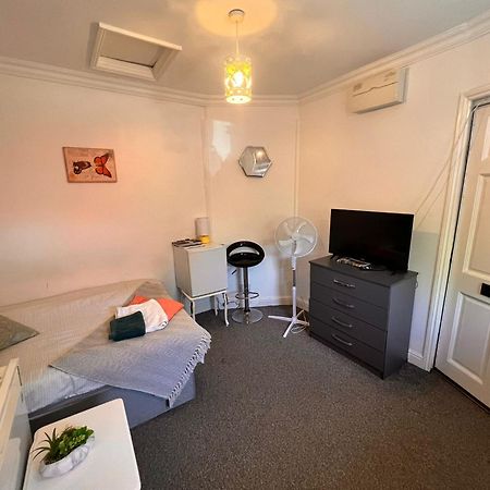Studio London Hackney Near Homerton Hospital Экстерьер фото